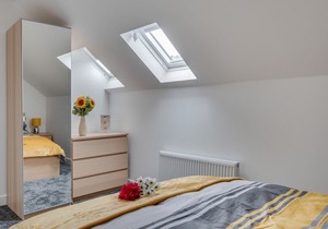 Sea Breeze - Two Bedroom Apartment, Sleeps 4