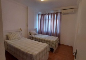 Sea front 4 bedrooms facing the craft fair sleeps up to 10 people