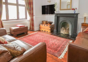 SEA POINT, family friendly, character holiday cottage in Mundesley