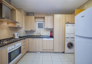 Sea View Apartment with Beach Access in Quinta da Barracuda Gated Condominium