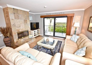 Sea Winds 39 Oceanfront/Dream Kitchen/No Carpet/Private Master Suite