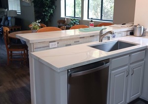 Seascape Beauty with Distant Ocean View-Sleeps 8!