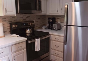 Seascape Beauty with Distant Ocean View-Sleeps 8!