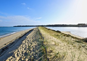 Second line: pretty hut in the 44 Hectares