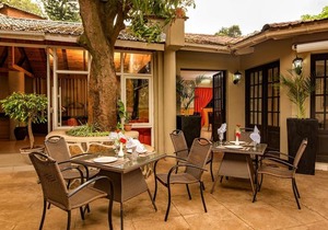 Serendib Suites & Conference Center