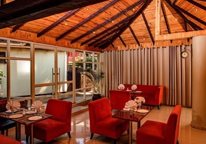 Serendib Suites & Conference Center