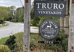 Short walk to Campground Beach or private bay access! New Interior!