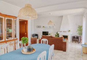 Simões - Close to Praia da Galé. W/ Private Pool, Wi-Fi, BBQ, Air/Con