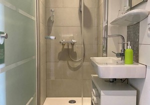 Single room, shower, toilet, balcony - Hotel Schönblick