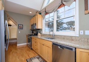 Ski-in/out 4BR Luxury Saddle Ridge Townhome in Moonlight Basin, Hot Tub, Views