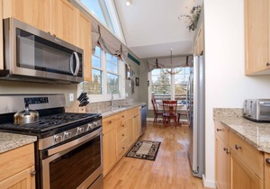 Ski-in/out 4BR Luxury Saddle Ridge Townhome in Moonlight Basin, Hot Tub, Views