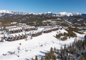 Ski-in/out 4BR Luxury Saddle Ridge Townhome in Moonlight Basin, Hot Tub, Views
