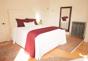 Skolfield Inn | Parking | Self-check-in | Garden 2