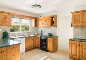 Slaveen - 1km from Lahinch Beach, Stunning views of Lahinch - Walk to the Beach