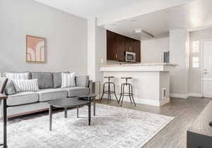 Sleek Emeryville 1BR w/ Gym, W/D & Pool, walk to Safeway, by Blueground