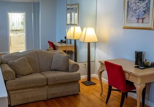 SNK - Princess Suite with Jacuzzi