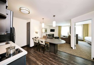 Sonesta Simply Suites Charlotte University