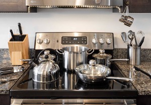 Sosuite | 2BR Apt w W/D, Gym, On-Site Restaurant