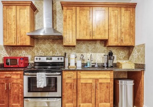 Sosuite | 2BR Apt w Shared W/D, En-Suite Baths