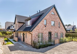 South-facing balcony. Exclusive. Close to the beach. - Höög Hüs