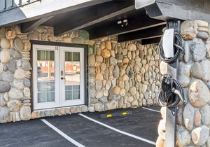 South Lake Chalet #7-New Boutique Suite-Minutes to Heavenly & Lake Tahoe