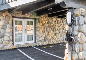 South Lake Chalet #11-New Boutique Suite-Minutes to Heavenly & Lake Tahoe