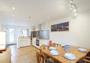 Spacious apartment with private terrace