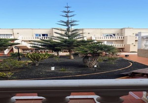 Spacious 2 bedroom duplex apartment in central Caleta de Fuste