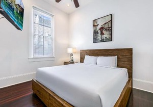 Spacious 2BR in Prime Garden District Location w Pool