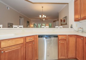 Spacious 3br Villa, 3 Minute Walk to Beach, Large Screened Porch