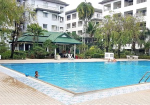 Spacious 3rd floor studio at Baan Suan Lalana