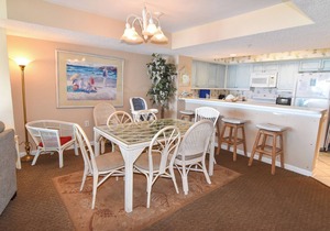 Spacious 4 Bedroom Oceanfront. Family fun