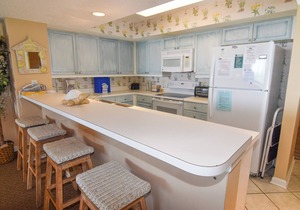 Spacious 4 Bedroom Oceanfront. Family fun