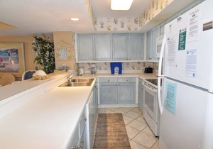 Spacious 4 Bedroom Oceanfront. Family fun