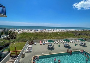 Spacious 4 Bedroom Oceanfront. Family fun
