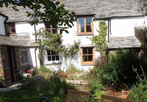 Spacious 600 Year Old Farmhouse, On The Rugged North Cornwall Coast