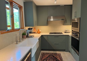 Spacious and airy Silverlake Treehouse with sweeping views.