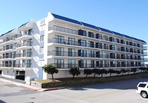 Spacious and stylish 2 bedroom condo with attractive furniture and downstairs storage locker located uptown on the ocean block just a short walk to the beach!