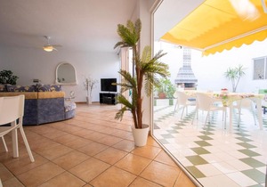 Spacious and Well Lit Chalet In Maspalomas