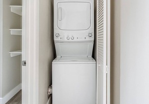 Spacious Campbell 1BR w/ W/D, Pool, Gym, walk to WF + TJ, by Blueground