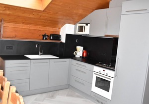 Spacious Duplex in Chalet with Terrace, Garage & Parking - Close to Center & Slopes
