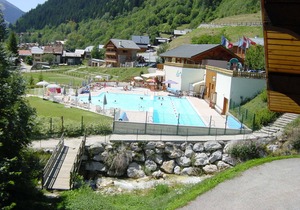 Spacious Duplex in Chalet with Terrace, Garage & Parking - Close to Center & Slopes