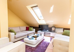 Spacious design loft in beautiful neighborhood