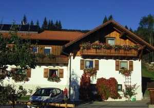 Spacious double room with south-west facing balcony
