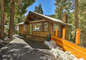 Spacious Family Cabin Less Than 1 Mi to Lake Gregory!
