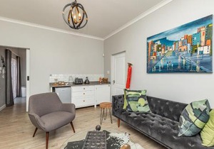 Spacious Guest Apartment in Rondebosch