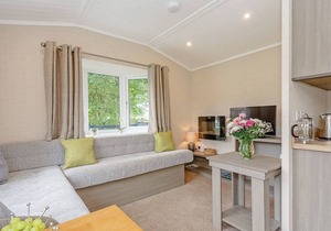 Spacious luxury lodge with high end décor to sleep four.