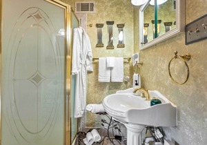 Spacious Memphis Home < 3 Mi to Graceland!