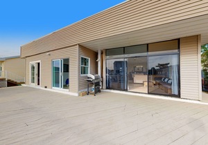 Spacious Newly Updated Home w/Free WiFi, Private Washer/Dryer, Large Deck