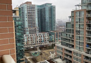 Spacious Suite Steps to King+Queen West Lake Views